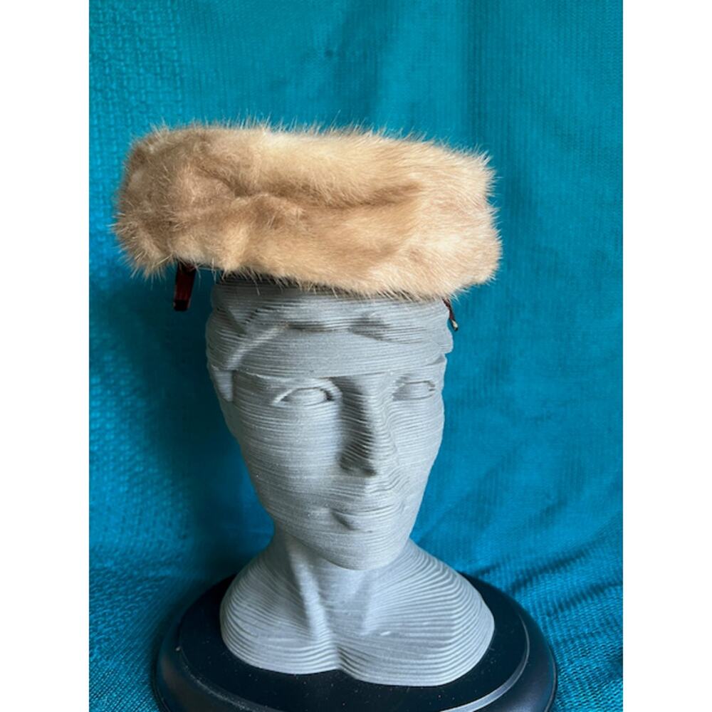 Vintage pill box hat fur with combs